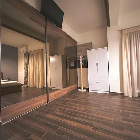 Eclectic 2br *